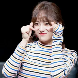 😘 женщина, полоски, портрет, улыбка, азиатка telegram sticker