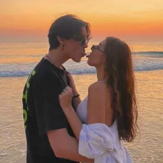 😜 casal, praia, pôr do sol, romance, amor, oceano telegram sticker