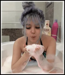 🍃 woman, bath, bubbles, cute, soapy telegram sticker