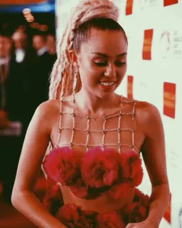 🌪 Miley Cyrus Майли Сайрус, Знаменитость, Певица, Красная дорожка, Мода telegram sticker