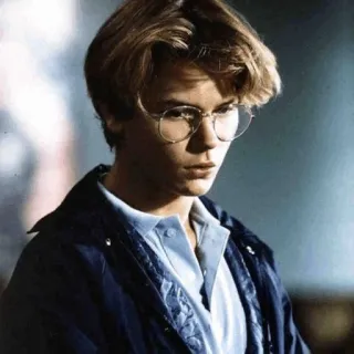 ⚡ River Phoenix Ривер Феникс, актер, молодой, очки, знаменитость, 90-е, винтаж telegram sticker