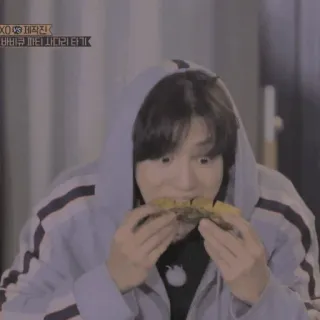 🛥 XO vs 제작진 ăn, pizza, áo hoodie, chân dung, người, đồ ăn nhẹ telegram sticker