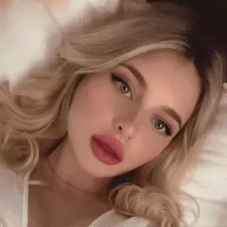 🧺 @wallgif woman, blonde, portrait, selfie, beauty, filter, aesthetic, makeup telegram sticker