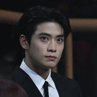 📸 男人, 人, 脸, 肖像, 西装, 韩国 telegram sticker