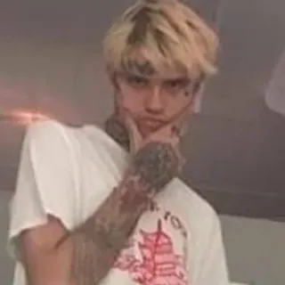 😚 Lil Peep แร็ปเปอร์, นักดนตรี, นักร้อง, รอยสัก, ภาพเหมือน telegram sticker