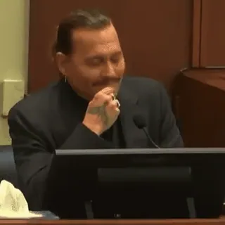 😂 Johnny Depp джонни депп, актер, знаменитость, суд, судебный процесс whatsapp sticker