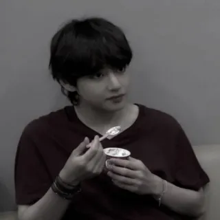🎸 V kpop, bts, V, manger, homme, idole whatsapp sticker