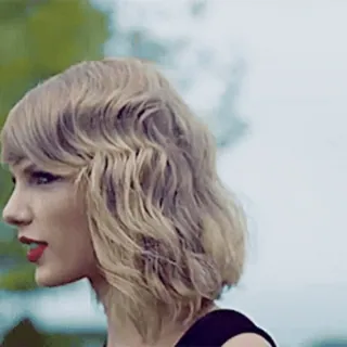 💸 Taylor Swift chanteuse, femme, cheveux blonds, rouge à lèvres rouge, pop star, célébrité telegram sticker