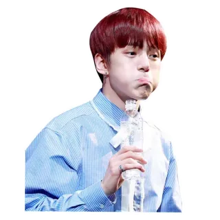 🤢 คน, ขวดน้ำ, ดื่ม, น่ารัก, วัยรุ่น, เสื้อลายทางสีฟ้า telegram sticker