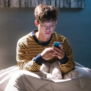 😦 whatsapp sticker