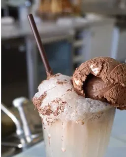 🍷 Eis Float, Schokoladeneis, Getränk, Dessert, Erfrischung whatsapp sticker