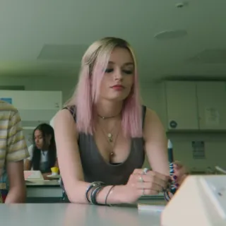 🌸 Maeve Wiley Sex Education televisión, escuela, drama adolescente, retrato, Emma Mackey, estudiante telegram sticker