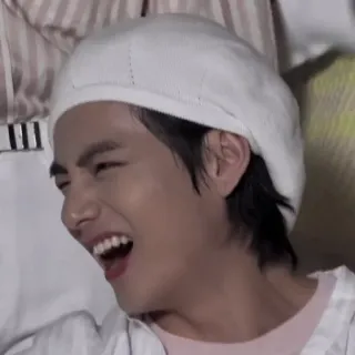 🤣 V V, BTS, K-поп, певец, корейский, айдол, знаменитость, счастливый telegram sticker