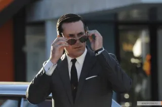 😢 Don Draper Mad Men Mann, Sonnenbrille, Anzug, Werbung, 1960er, Stil, Figur, selbstbewusst telegram sticker