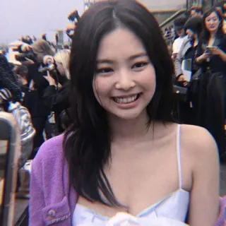 🎠 Jennie Kim kpop, นักร้อง, แฟชั่น, คนดัง, ผู้หญิง, ยิ้ม, blackpink telegram sticker