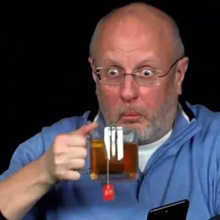 ☕️ mężczyzna, herbata, picie, zaskoczony, okulary telegram sticker