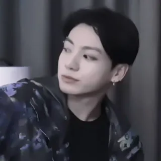 🤍 Jungkook persona, hombre, kpop, pop coreano, cantante, jungkook telegram sticker