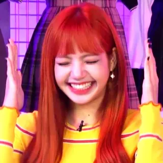 😁 Lisa cantante, mujer, sonriendo, K-pop, pelo rojo, Lisa, Blackpink telegram sticker