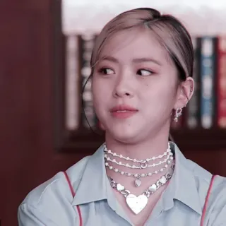 🍩 Ryujin Ryujin, ITZY, K-pop, Cantora, Colar, Coreana, Mulher whatsapp sticker