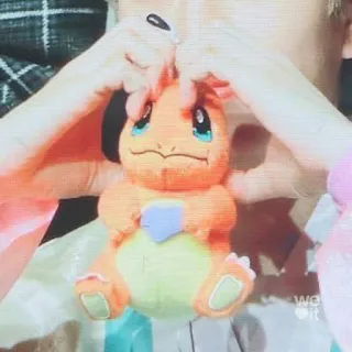 🐶 Charmander charmander, pokemon, peluche, jouet, mignon whatsapp sticker