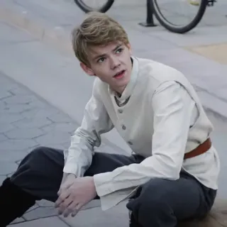 👤 Thomas Brodie-Sangster acteur, jeune, film, personnage, personne telegram sticker