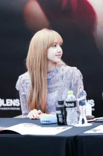 🙂 Lisa kpop, chanteur, blackpink, lisa, idole, célébrité, portrait telegram sticker