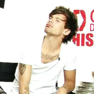 🤗 What homme, t-shirt, personne, tatouage poitrine, Louis Tomlinson, célébrité telegram sticker