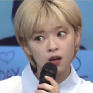 😐 kpop, twice, jeongyeon, cantante, celebrità, intrattenimento telegram sticker