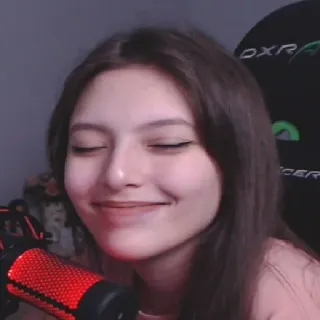🙂 Frau, Mädchen, Porträt, Lächeln, Mikrofon, Gamer, Streamer, Brünette whatsapp sticker