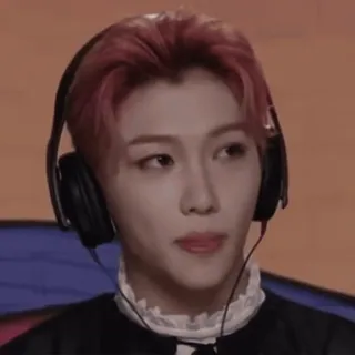 ✅ kpop, felix, stray kids, idol, koptelefoon telegram sticker