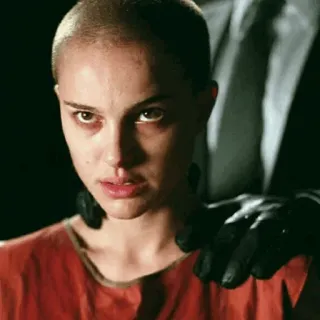 ✨ Evey Hammond V for Vendetta Natalie Portman, Evey Hammond, V de Vingança, cabeça raspada telegram sticker