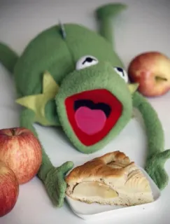 😋 Kermit Kermit la grenouille, Muppets, Marionnette, Tarte aux pommes, Nourriture, Dessert, Pomme telegram sticker