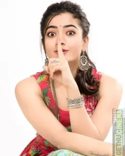 🤫 femme, silence, doigt, geste, actrice indienne telegram sticker