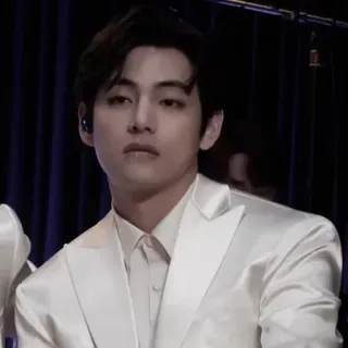 🧊 V kpop, idol, singer, male, suit, korean, bts telegram sticker