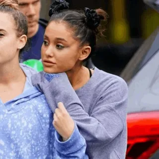 🗞 Ariana Grande celebridade, cantora, estrela pop, mulher, penteado, moda telegram sticker