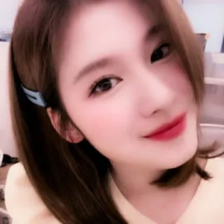 🧺 femme, portrait, selfie, fille, beauté, maquillage telegram sticker