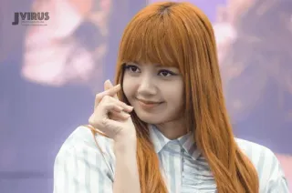 🍁 Lisa kpop, lisa, blackpink, idol, cantante, cuore con le dita, asiatica telegram sticker