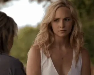 🦋 Caroline Forbes The Vampire Diaries 여자, 금발, 여배우, 인물 사진, 흰색 탑, 뱀파이어 다이어리, 캐롤라인 포브스 telegram sticker