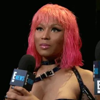 🍣 Nicki Minaj ENEWS ENEWS ENEWS célébrité, chanteur, rappeur, cheveux roses, interview telegram sticker