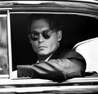 🤞 Johnny Depp acteur, lunettes de soleil, noir et blanc, célébrité, portrait telegram sticker