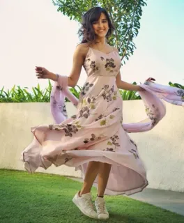 Shirley Setia @LegendaryKeys telegram stickers