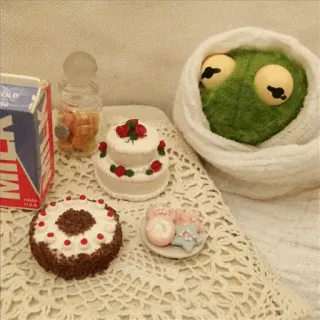 🐸 MILK Miniatura, Comida, Bolo, Leite, Brinquedos whatsapp sticker
