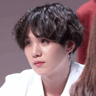 💷 Suga K-pop, певец, корейский, BTS, айдол, музыка telegram sticker
