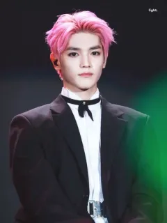 🎴 Fight. kpop, capelli rosa, formale, idol, maschio, bello telegram sticker
