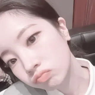 🎂 woman, portrait, selfie, korean telegram sticker