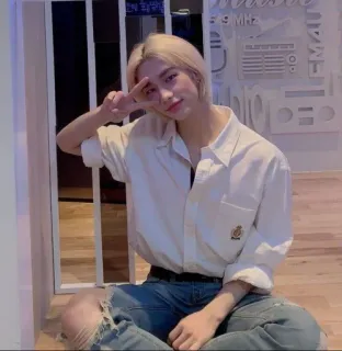 ✌ 8ffc977b Hyunjin K-pop, Idol, Mężczyzna, Azjatycki, Piosenkarz telegram sticker