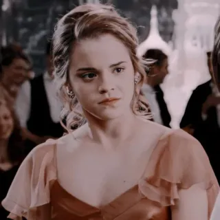 🦋 bc9fc2a9 Hermione Granger Harry Potter 赫敏, 哈利波特, 艾玛·沃特森, 舞会, 礼服 whatsapp sticker