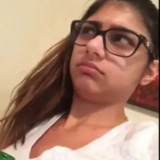 😕 73fbd7f8 Mia Khalifa atriz, óculos, celebridade, pessoa telegram sticker