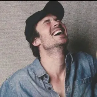 😁 ac07c0d8 мужчина, человек, улыбается, смеётся, джинсовая рубашка, повседневный, портрет telegram sticker