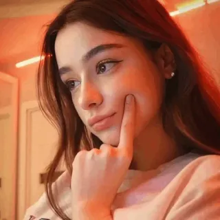 🦋 06e96739 ผู้หญิง, ผู้หญิง, ภาพเหมือน, ใบหน้า, สวย telegram sticker